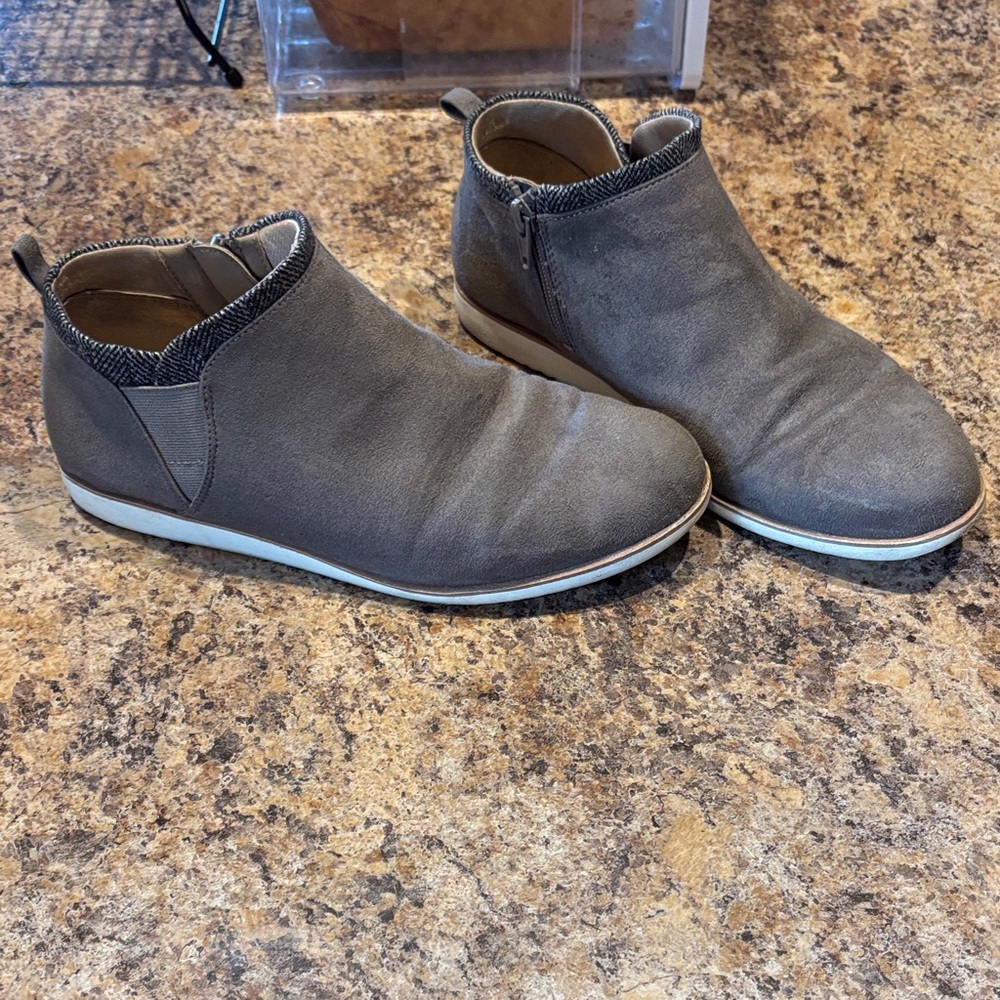 Velocity Life Stride Gray Ankle Booties